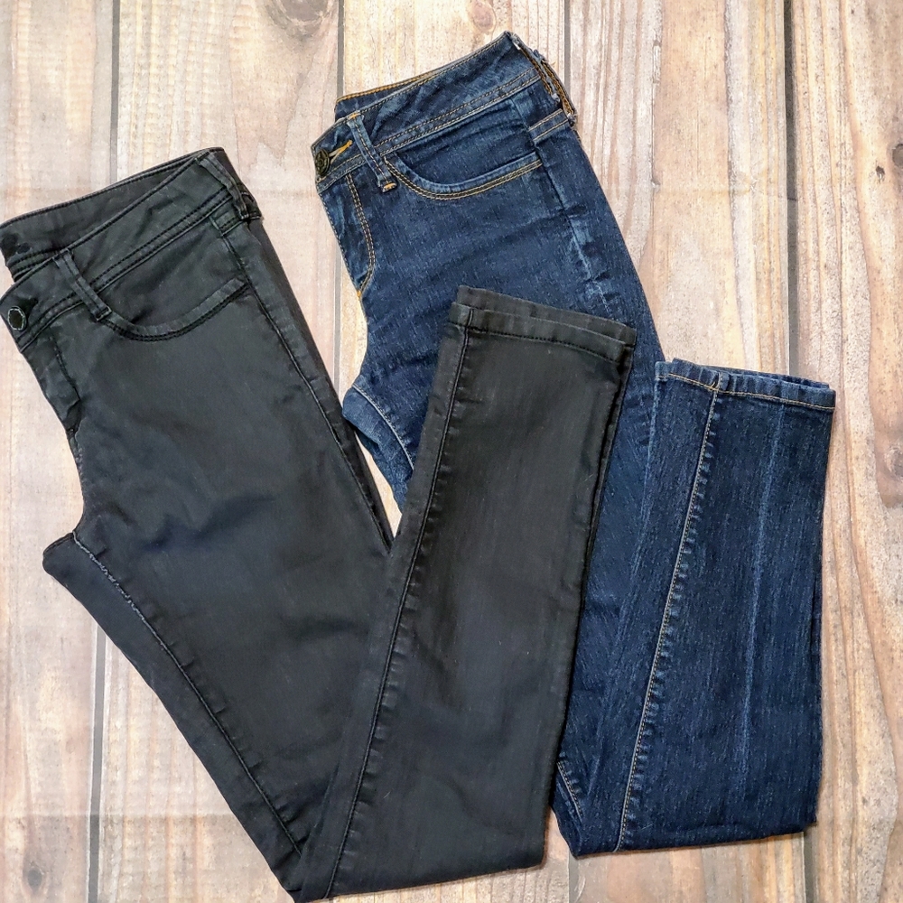 bebe 2 Pairs Skinny Stretch Jeans Blue and Black Size 27